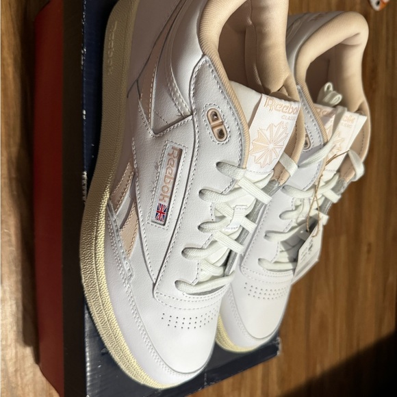 Men Reebok Club C Mid 2 Revenge - Picture 3 of 6